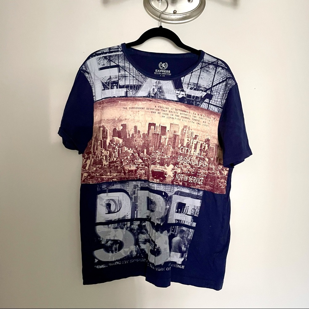 Express Men’s Navy Graphic Tee